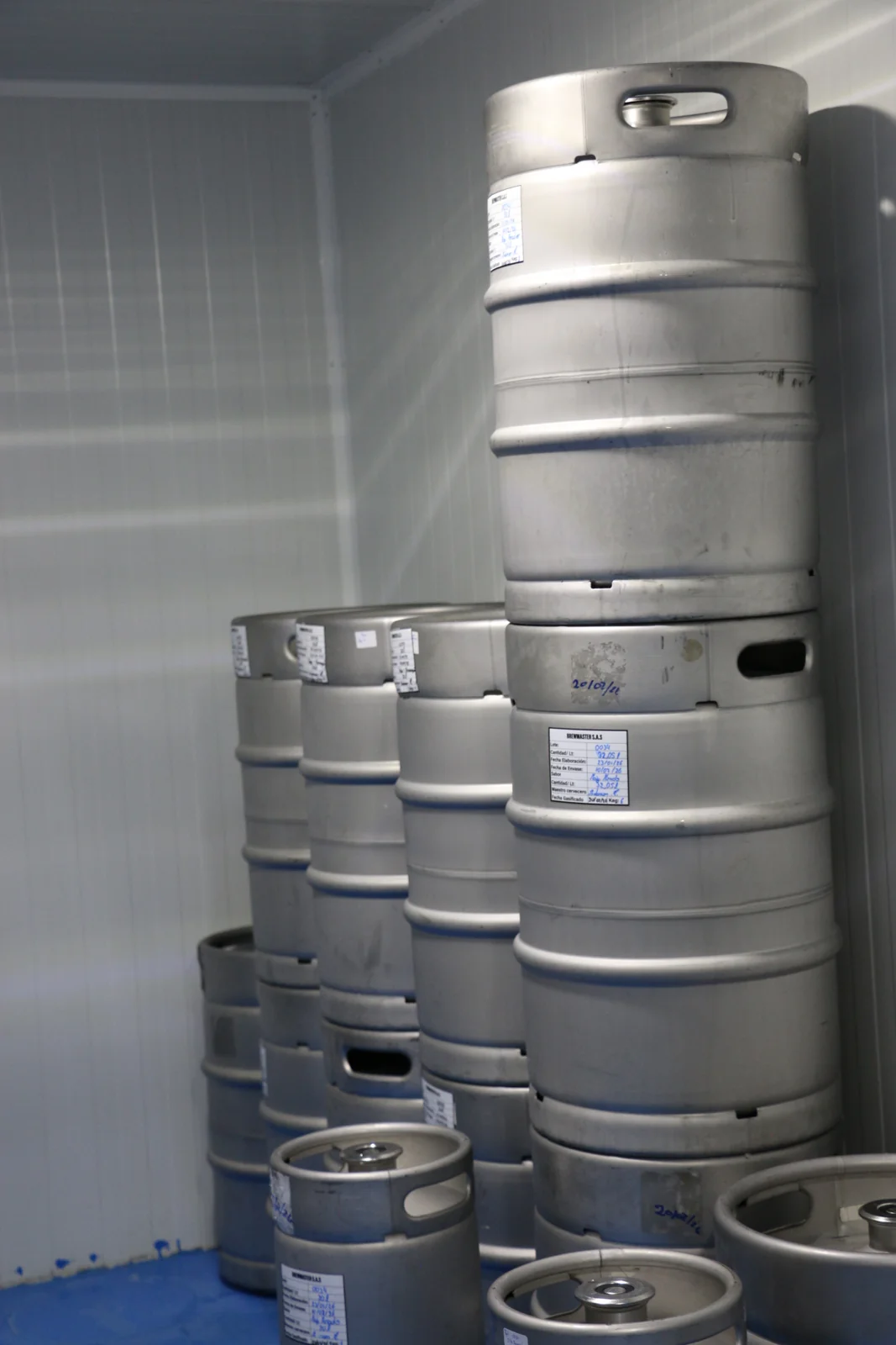 Barriles de Brewmaster listos para la siguiente entrega